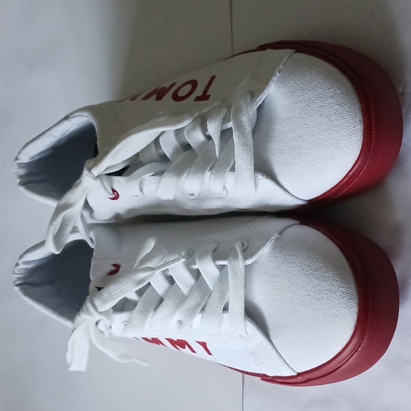 Tommy Hilfiger Shoes - TOMMY HILFIGER SNEAKERS WHITE SIZE 10